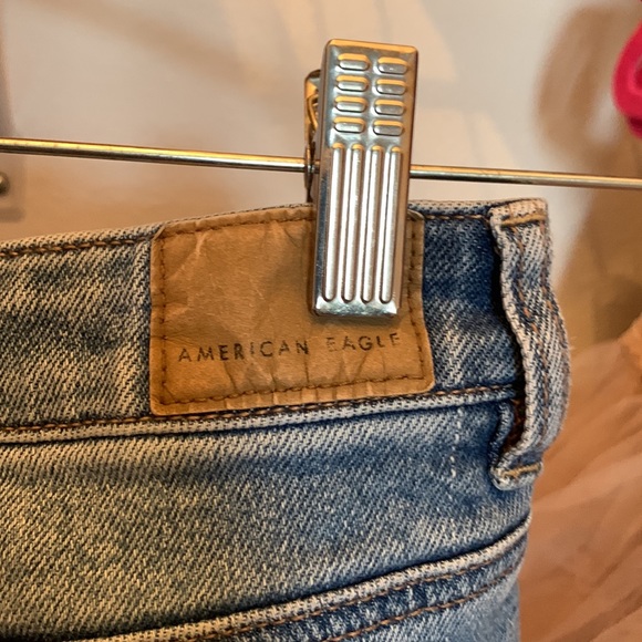 American Eagle Distressed Blue Jeans!! - Picture 3 of 4